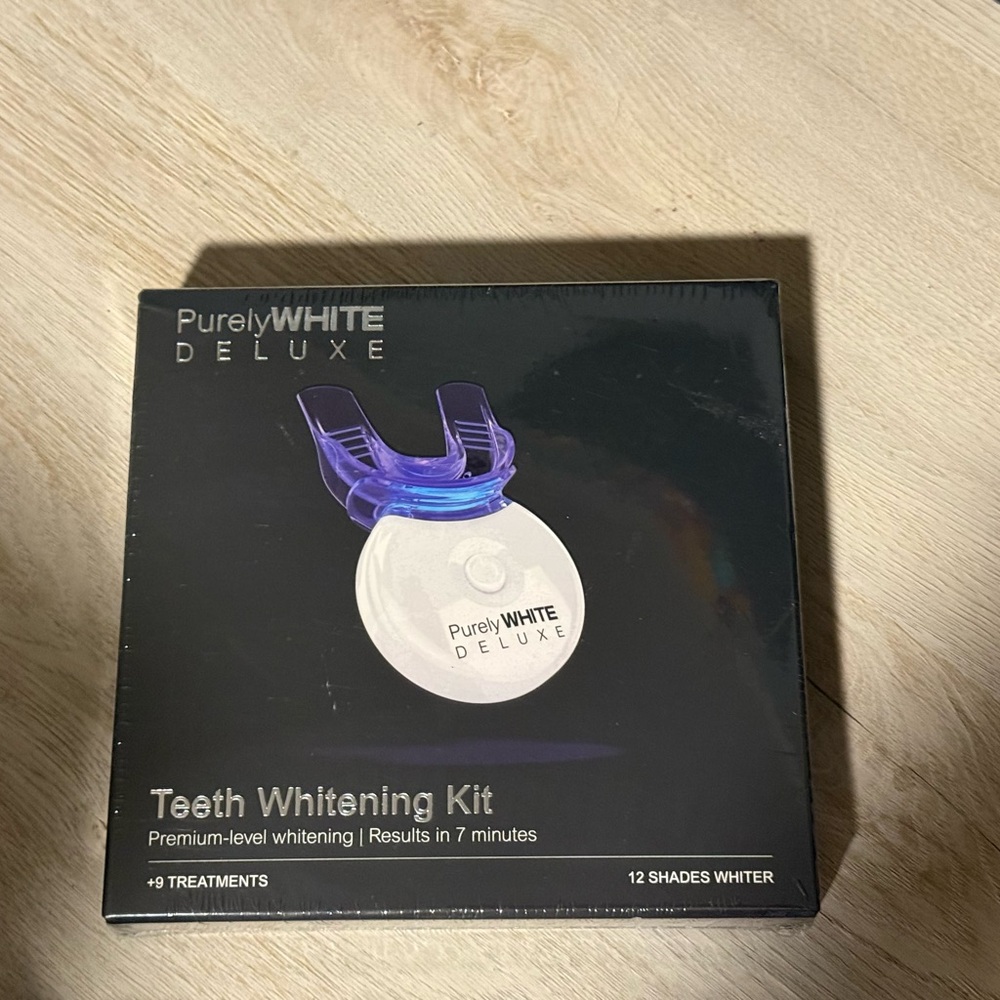 PurelyWHITE Deluxe Teeth Whitening Kit